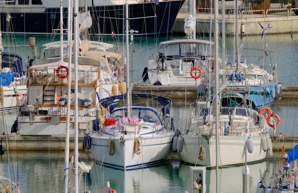 イタリア シチリア島 地中海 マリーナ ラグーザ ラグーザ州 May 2023 港の高級ヨット Editorial — ストック写真