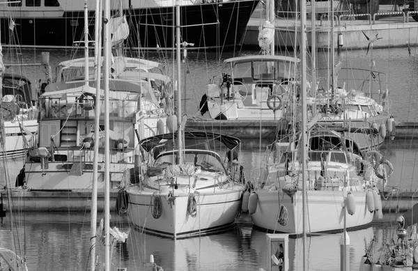 Italien Sicilien Medelhavet Marina Ragusa Ragusaprovinsen Maj 2023 Lyxbåtar Hamnen — Stockfoto