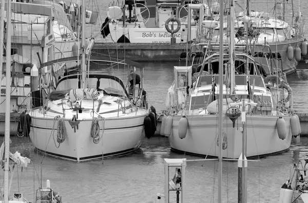 意大利 西西里 地中海 拉古萨海 拉古萨省 2023年5月8日 港口的豪华游艇 Editorial — 图库照片