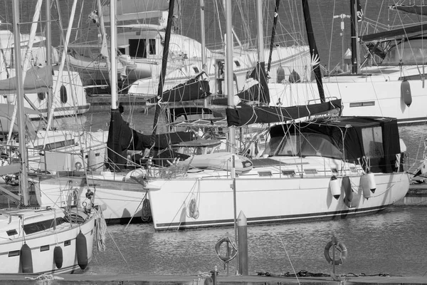 Italien Sicilien Medelhavet Marina Ragusa Ragusaprovinsen Lyxbåtar Hamnen — Stockfoto