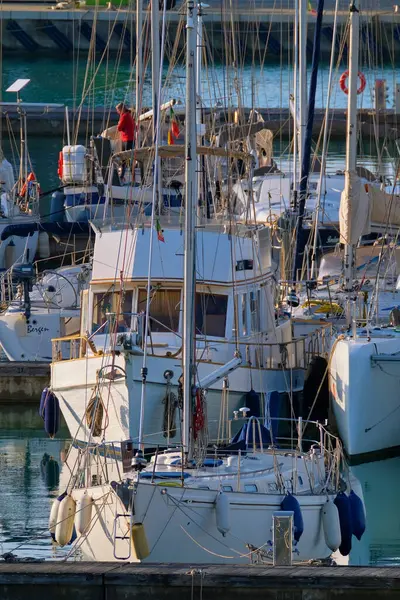 イタリア シチリア島 地中海 マリーナ ラグーザ ラグーザ州 2023年5月23日 港内の高級ヨット Editorial — ストック写真