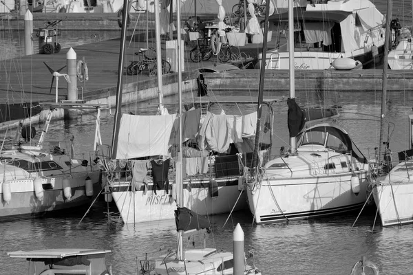 意大利 西西里 地中海 拉古萨海 拉古萨省 2023年5月28日 港口的豪华游艇 Editorial — 图库照片