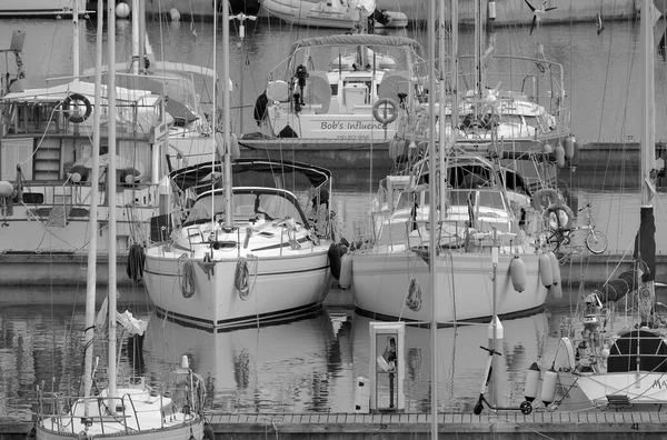 イタリア シチリア島 地中海 マリーナ ラグーザ ラグーザ州 2023年5月29日 港内の豪華なヨット Editorial — ストック写真