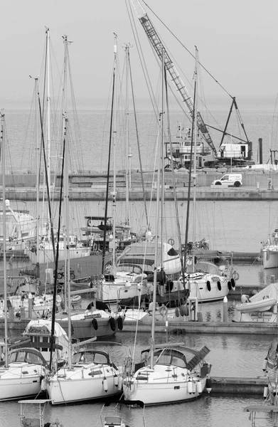 이탈리아 시칠리아 지중해 마리나 디라구 항구에 — 스톡 사진