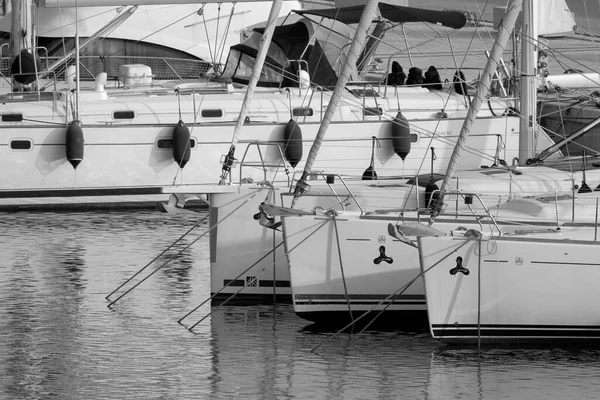 イタリア シチリア島 地中海 マリーナ ラグーザ ラグーザ州 6月2023 港の帆船 Editorial — ストック写真