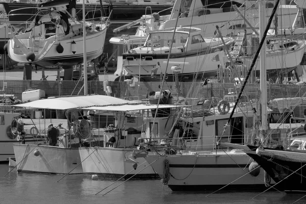 Talya Sicilya Marina Ragusa Ragusa Eyaleti Limandaki Balıkçı Tekneleri Lüks — Stok fotoğraf