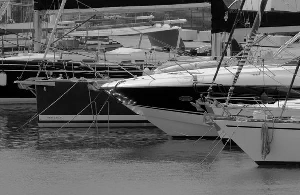 意大利 西西里 地中海 拉古萨海 拉古萨省 2023年6月14日 港口的豪华游艇 Editorial — 图库照片