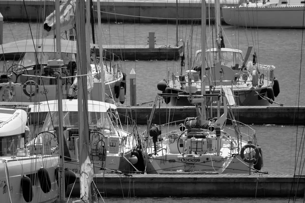 イタリア シチリア島 地中海 マリーナ ラグーザ ラグーザ州 2023年6月16日 港内の帆船 Editorial — ストック写真