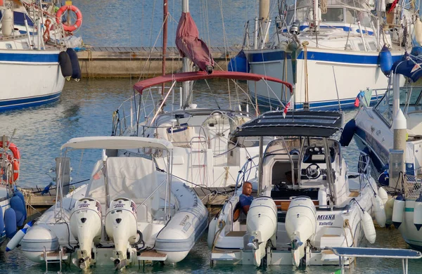 Italien Sizilien Mittelmeer Marina Ragusa Provinz Ragusa Juni 2023 Mann — Stockfoto