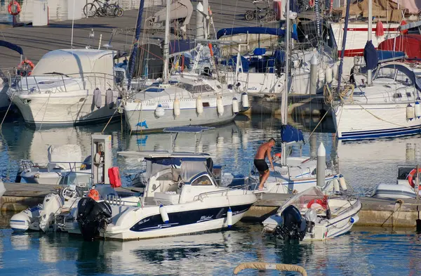 Italien Sizilien Mittelmeer Marina Ragusa Provinz Ragusa Juli 2023 Mann — Stockfoto
