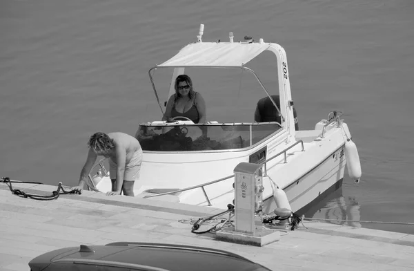 Italien Sizilien Mittelmeer Marina Ragusa Provinz Ragusa Juli 2023 Paar — Stockfoto