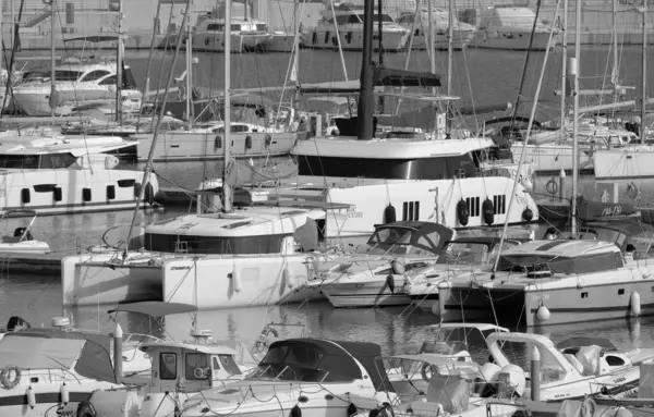 Italien Sicilien Medelhavet Marina Ragusa Ragusaprovinsen September 2023 Lyxbåtar Hamnen — Stockfoto