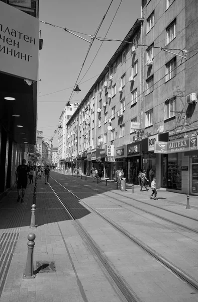 Bulgarije Sofia September 2023 Mensen Oude Gebouwen Een Centrale Straat — Stockfoto