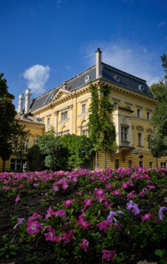 Bulgaristan, Sofya; Kraliyet Sarayı cephesi manzarası, bugün Ulusal Sanat Galerisi 