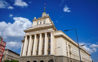 Bulgaristan ve Sofya, Parlamento binalarının ön cephesini görüyor