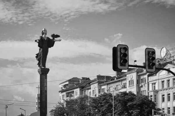 Bułgaria Sofia Widok Czarno Złotej Posągu Sofia Centrum — Zdjęcie stockowe