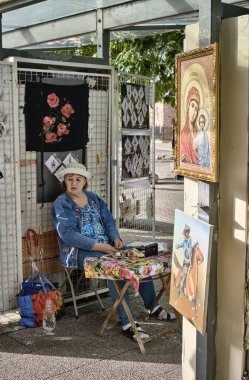 Bulgaristan, Sofya; 22 Eylül 2023, kadın yerel pazarda - EDITORIAL