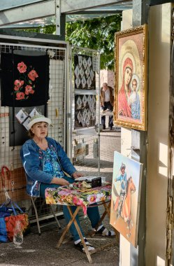 Bulgaristan, Sofya; 22 Eylül 2023, kadın yerel pazarda - EDITORIAL