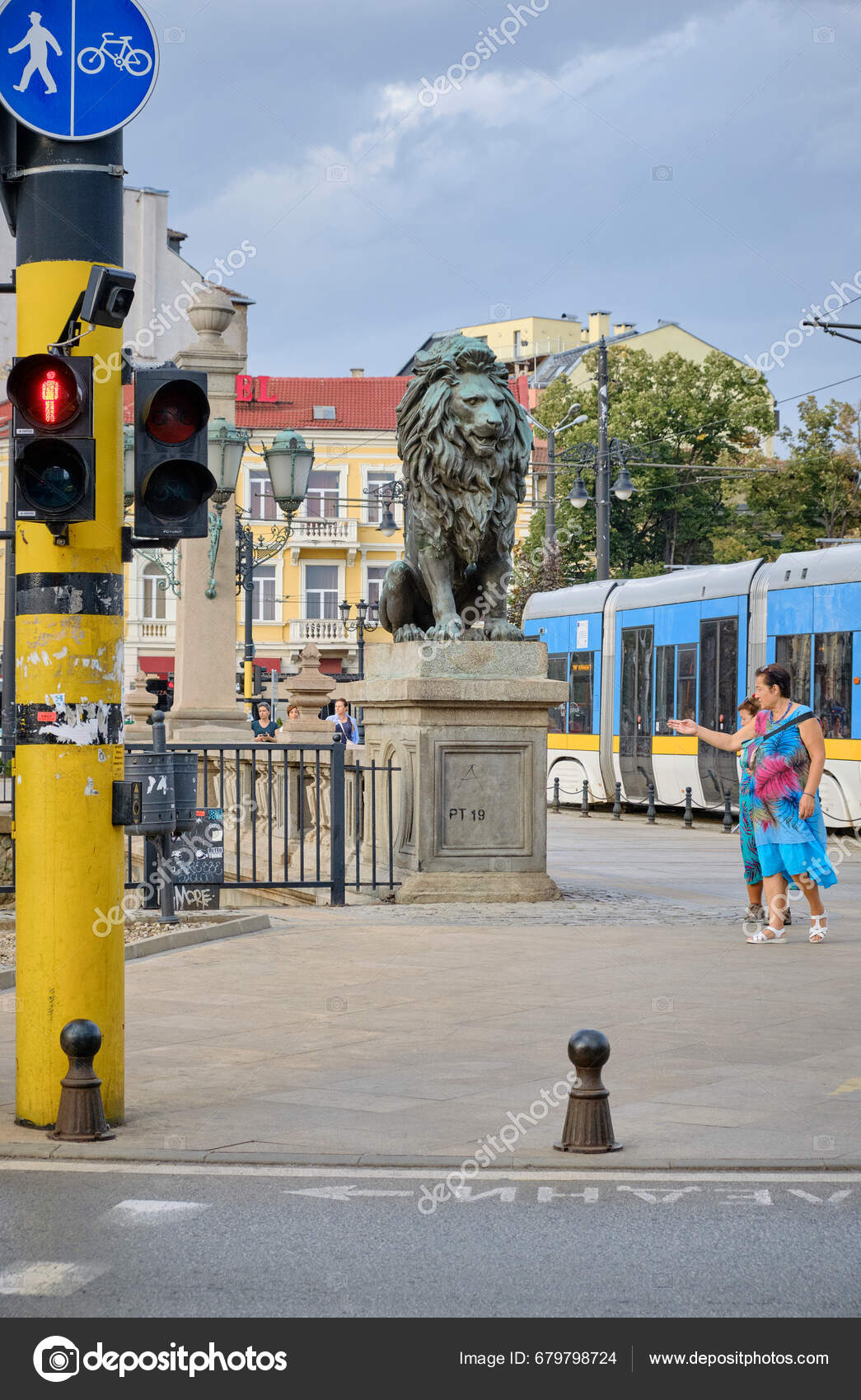 Bulgaria Sofia September 2023 People Traffic Lions Bridge Editorial