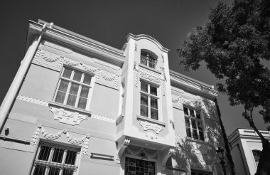 Bulgaristan, Filibe; 23 Eylül 2023, şehrin merkezi bir caddesinde Özgürlük Binası - EDITORIAL