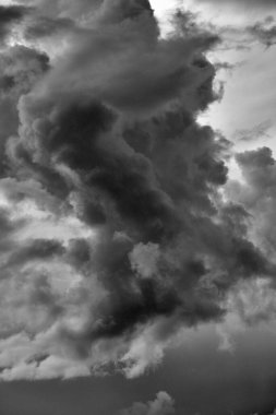 İtalya, Sicilya, Akdeniz, Sicilya Kanalı 'nda kışın fırtına bulutları