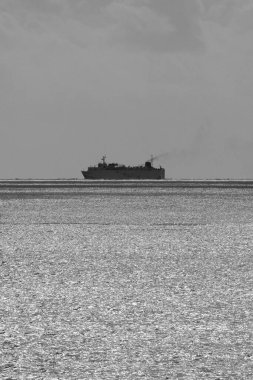 İtalya, Sicilya, Akdeniz, Sicilya Kanalı 'nda kargo gemisi