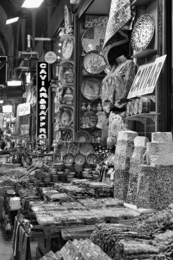 Türkiye, İstanbul, Grand Bazaar (Kapalicarsi); 27 Ocak 2010, satılık Türkçe ürünler - EDITORIAL