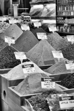 Türkiye, İstanbul, Baharat Pazarı; 25 Ocak 2010, Türk baharatları satılık - EDITORIAL