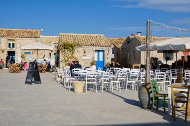 İtalya, Sicilya, Marzamemi (Siracusa ili); 16 Mart 2024, Regina Margherita Meydanı - EDITORIAL