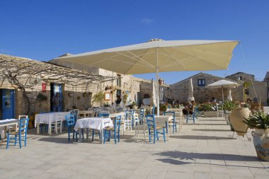 İtalya, Sicilya, Marzamemi (Siracusa ili); 16 Mart 2024, Regina Margherita Meydanı - EDITORIAL