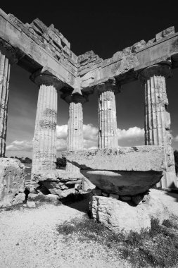 İtalya, Sicilya, Selinunte, Yunan Hera Tapınağı (MÖ 409).)