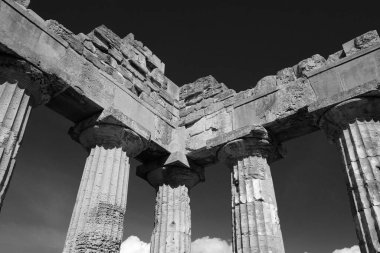 İtalya, Sicilya, Selinunte, Yunan Hera Tapınağı (MÖ 409).)