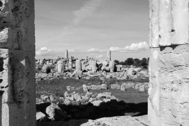 İtalya, Sicilya, Selinunte, Yunan Hera Tapınağı (MÖ 409).)