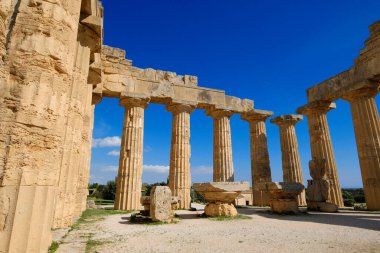 İtalya, Sicilya, Selinunte, Yunan Hera Tapınağı (MÖ 409).)