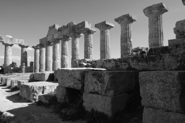 İtalya, Sicilya, Selinunte, Yunan Hera Tapınağı (MÖ 409).)