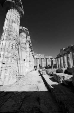 İtalya, Sicilya, Selinunte, Yunan Hera Tapınağı (MÖ 409).)