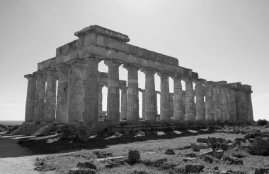 İtalya, Sicilya, Selinunte, Yunan Hera Tapınağı (MÖ 409).)