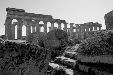 İtalya, Sicilya, Selinunte, Yunan Hera Tapınağı (MÖ 409).)