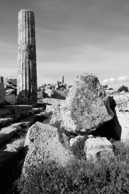 İtalya, Sicilya, Selinunte, Yunan Hera Tapınağı (MÖ 409).)