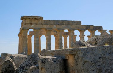 İtalya, Sicilya, Selinunte, Yunan Hera Tapınağı (MÖ 409).)