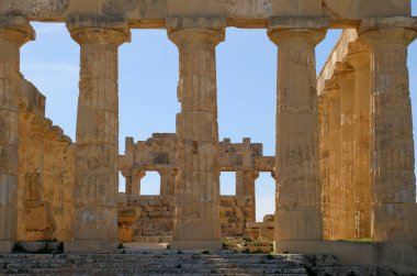 İtalya, Sicilya, Selinunte, Yunan Hera Tapınağı (MÖ 409).)