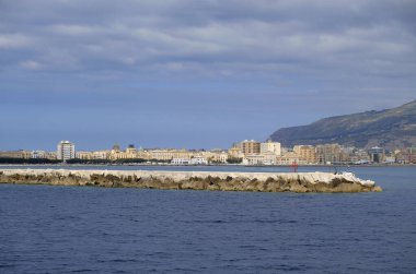 İtalya, Sicilya, Akdeniz, Trapani; deniz manzaralı şehir