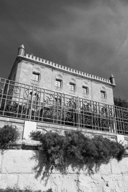 İtalya, Sicilya, Akdeniz, Egadi takımadaları, Favignana Adası (Trapani Eyaleti); Florio Sarayı cephesine bakın