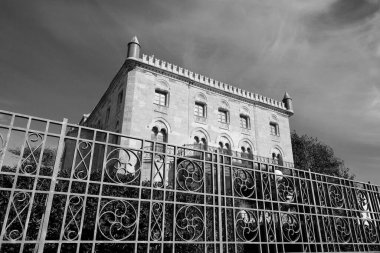 İtalya, Sicilya, Akdeniz, Egadi takımadaları, Favignana Adası (Trapani Eyaleti); Florio Sarayı cephesine bakın