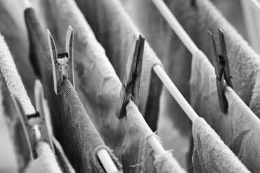 Kurutma askısında çamaşır yıkadım.