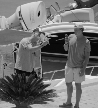 İtalya, Sicilya, Akdeniz, Marina di Ragusa (Ragusa ili); 26 Temmuz 2024, limanda balıkçılar - EDITORIAL