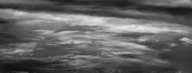 İtalya, Sicilya, Akdeniz, Sicilya Kanalı 'nda kışın fırtına bulutları