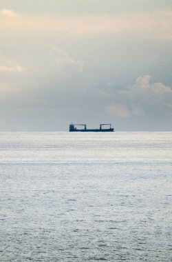 İtalya, Sicilya, Akdeniz, Sicilya kanal bir kargo gemisiyle