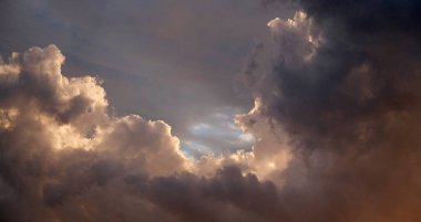 İtalya, Sicilya, Akdeniz, Sicilya Kanalı 'nda kışın fırtına bulutları