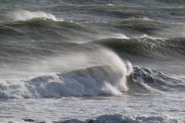İtalya, Sicilya Kanalı, kışın sert Akdeniz